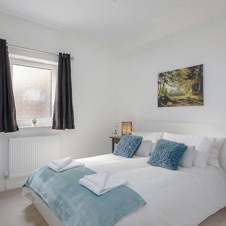1 Bed Apt Sleeps 4 Лутон Экстерьер фото