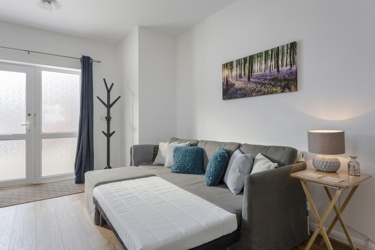 1 Bed Apt Sleeps 4 Лутон Экстерьер фото