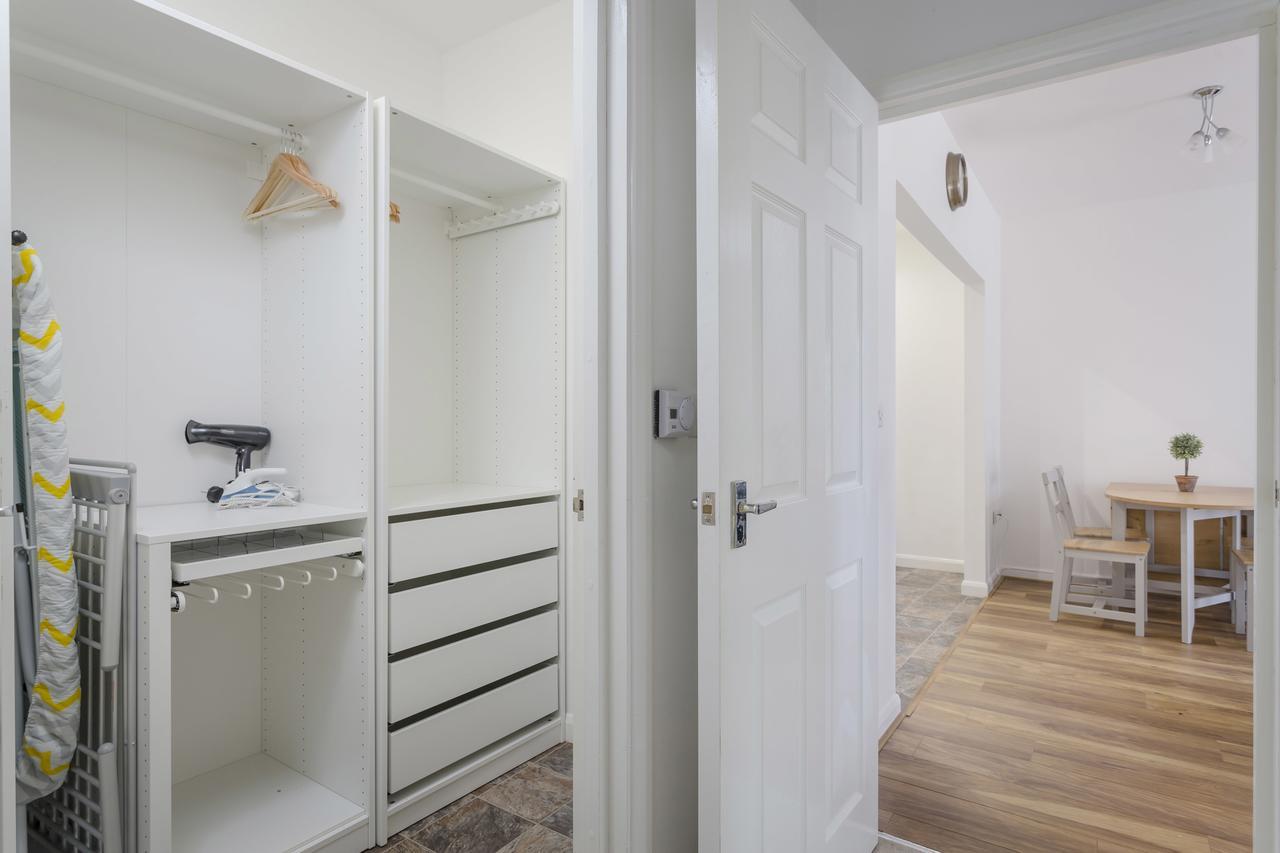 1 Bed Apt Sleeps 4 Лутон Экстерьер фото