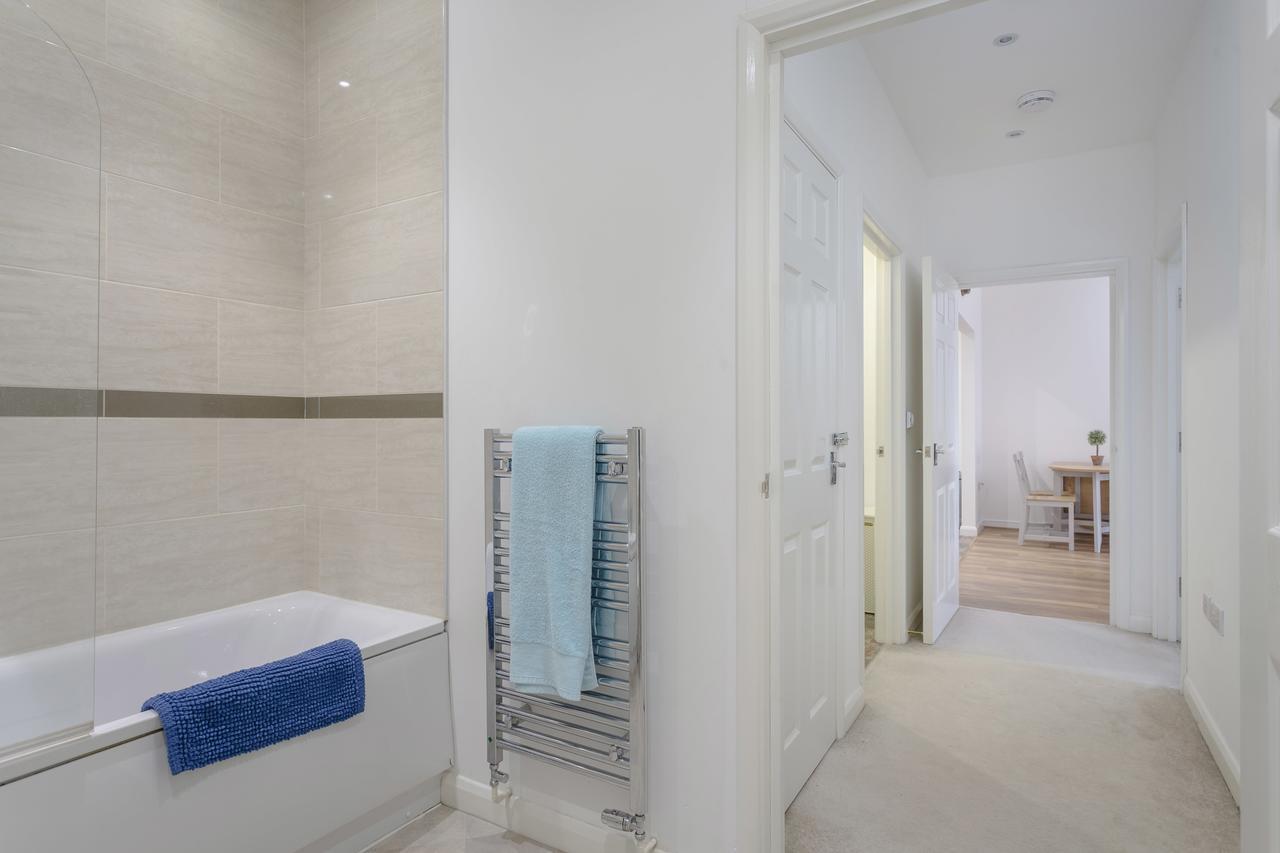 1 Bed Apt Sleeps 4 Лутон Экстерьер фото