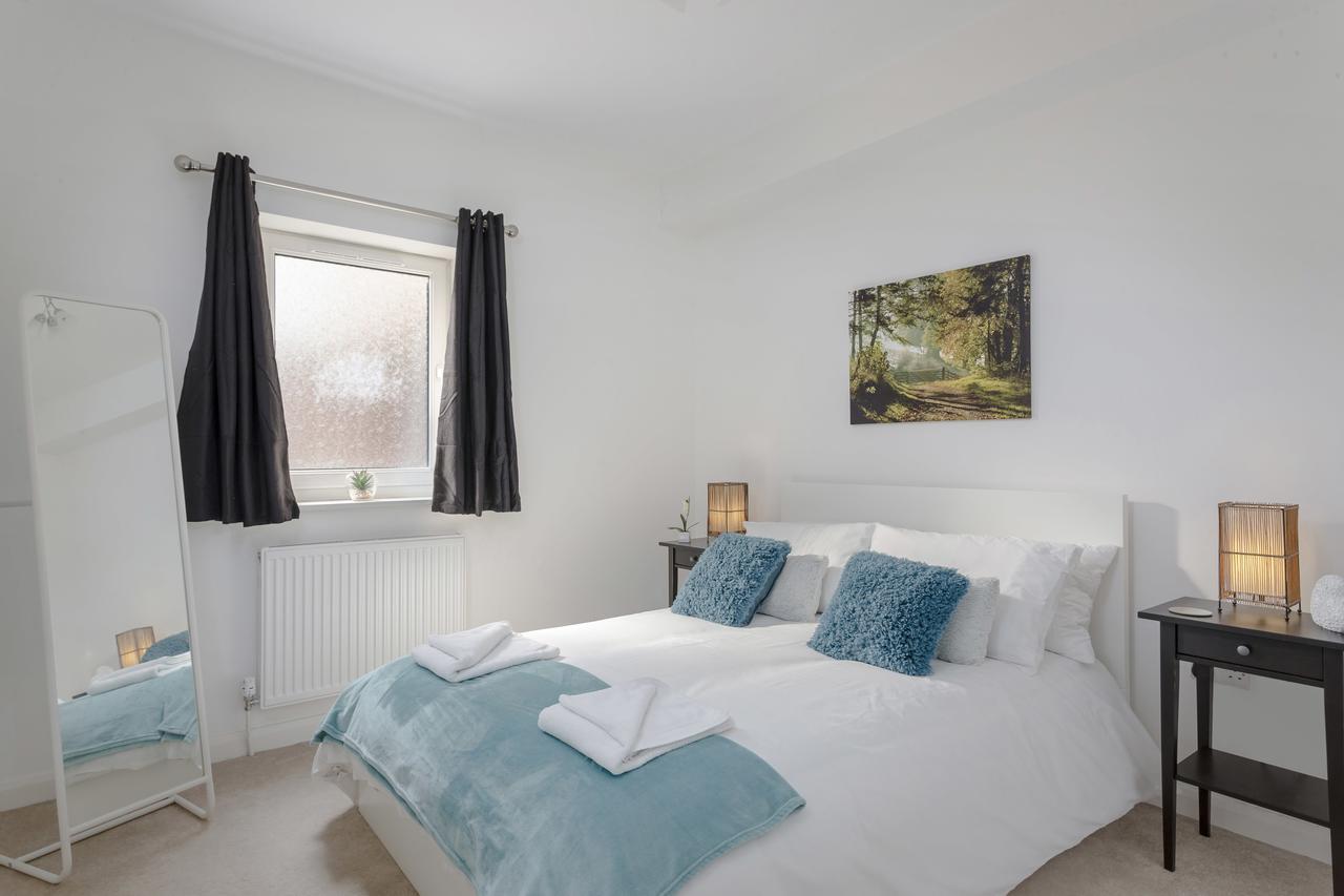 1 Bed Apt Sleeps 4 Лутон Экстерьер фото